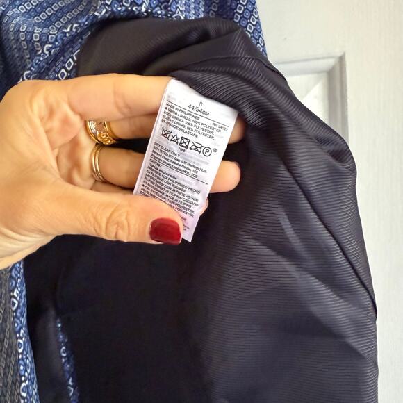 Banana Republic Blue Geometric Ikat Striped Blazer Lined Size 8 Boxy Career - Picture 6 of 6